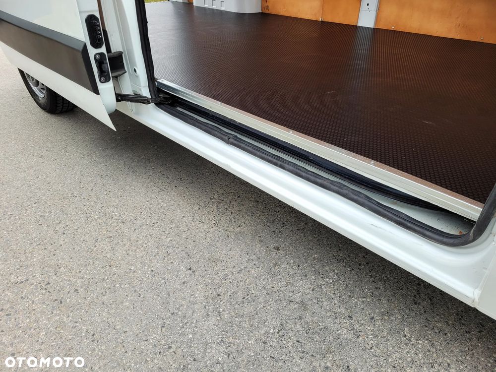 Ford Transit Skrzynia 3.65 m - 19