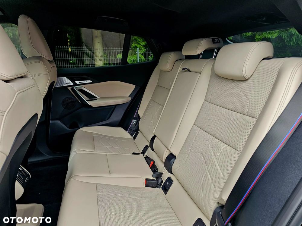 BMW iX2 eDrive20 66.5kWh M Sport - 30