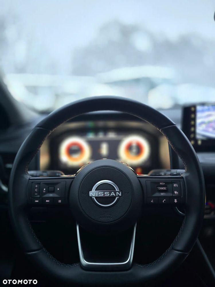 Nissan Qashqai 1.3 DIG-T SHIRO - 23