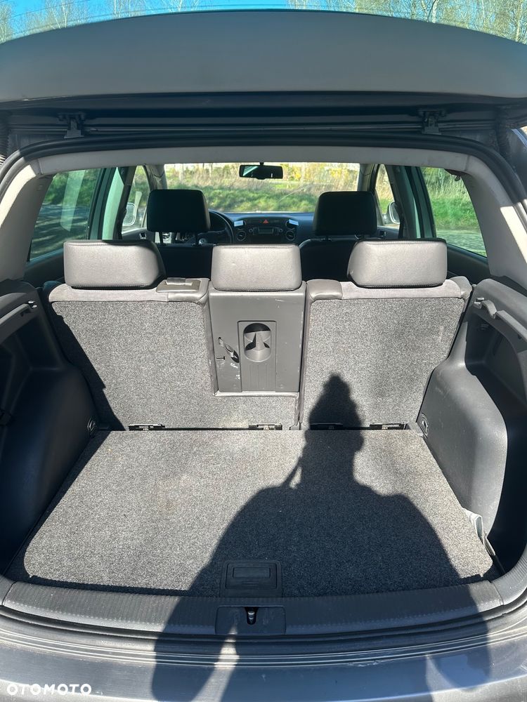 Volkswagen Golf Plus 2.0 TDI Comfortline - 12