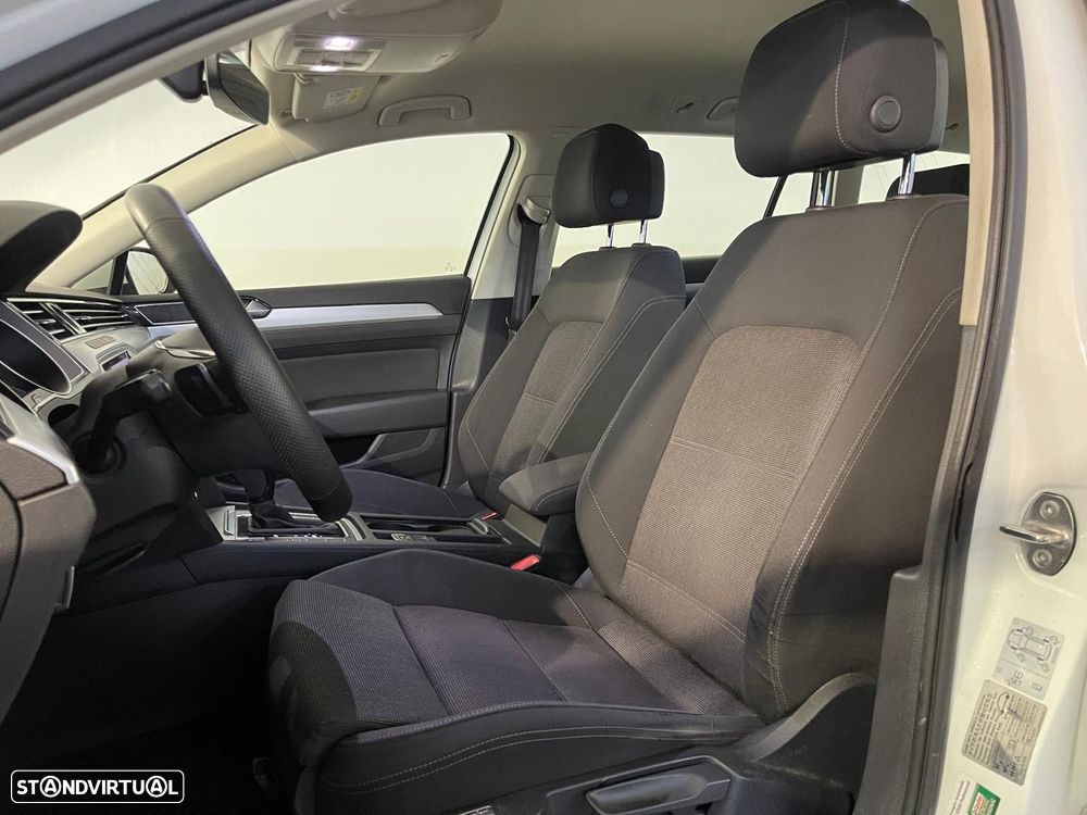VW Passat Variant 2.0 TDi Elegance DSG - 11