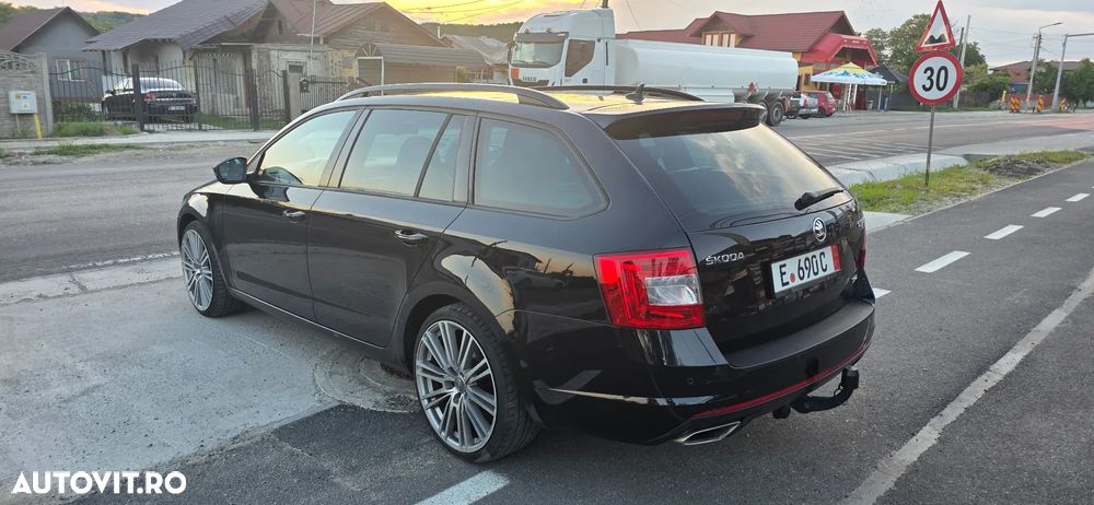 Skoda Octavia 2.0 TDI DSG RS - 4