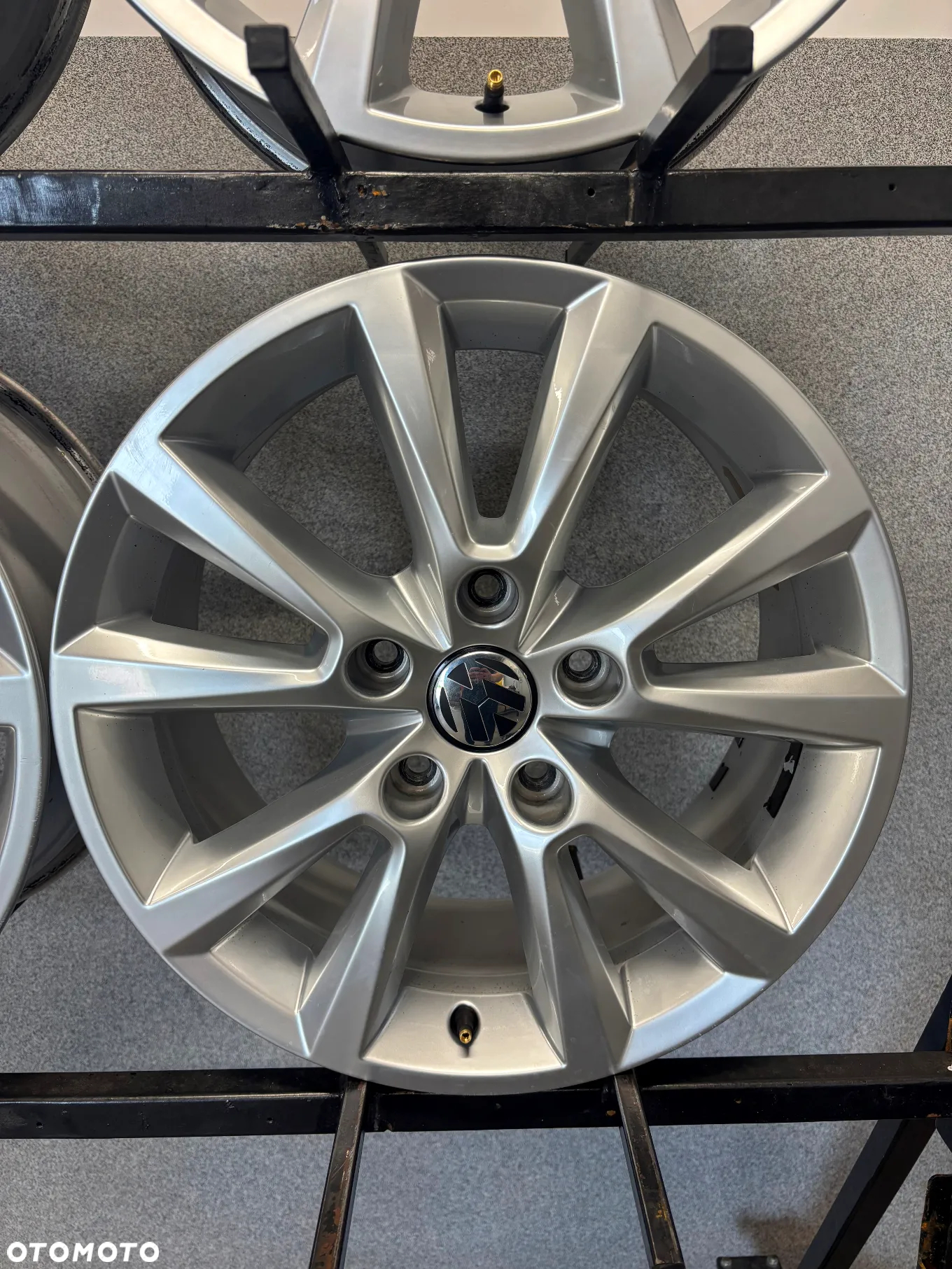 4 FELGI ALU. VW TOUAREG,AUDI Q7,PORSCHE CAYENNE 18'' 8J ET53 5x130 - 8
