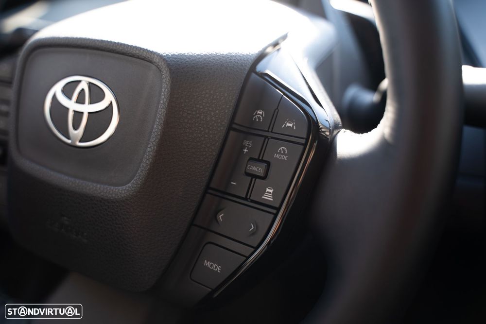 Toyota Prius 2.0 Plug-in Luxury - 15