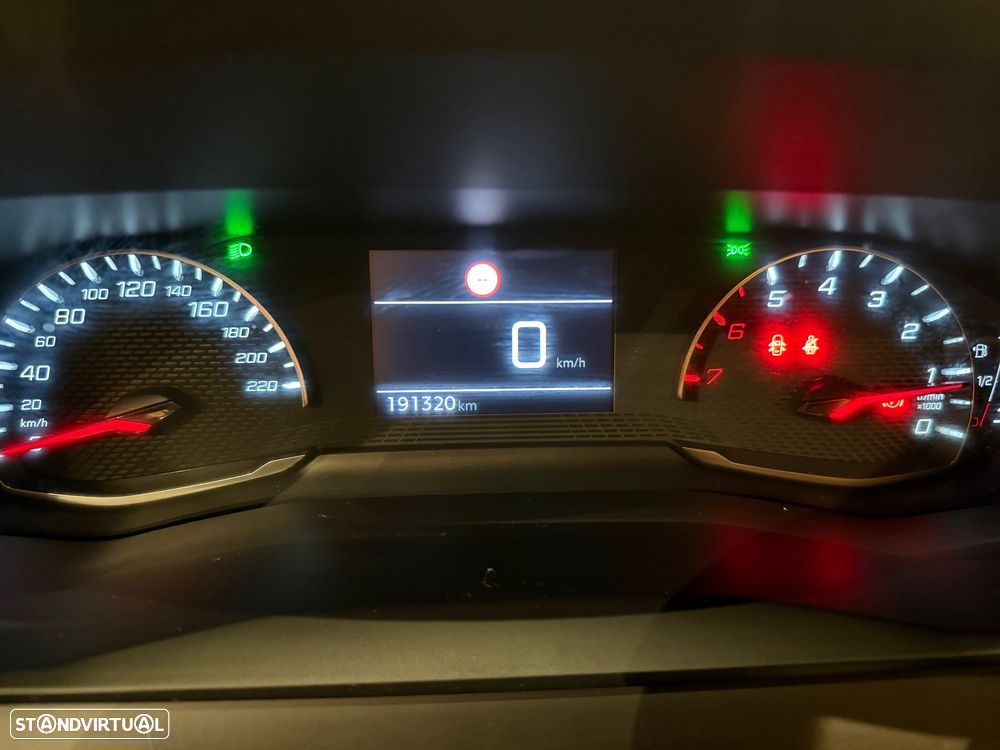 Peugeot 2008 1.5 BlueHDi Style - 37