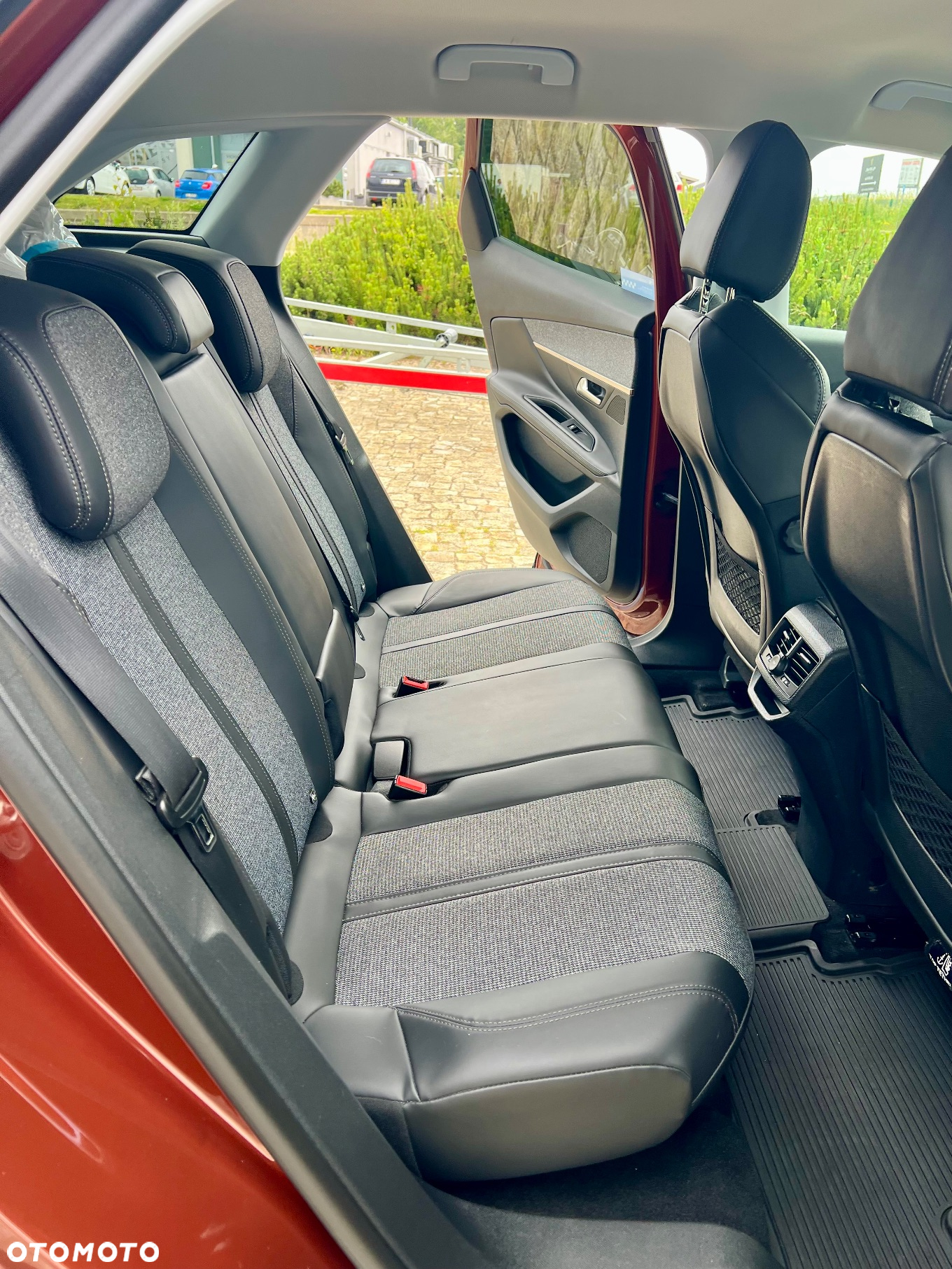 Peugeot 3008 2.0 BlueHDi Allure S&S - 26