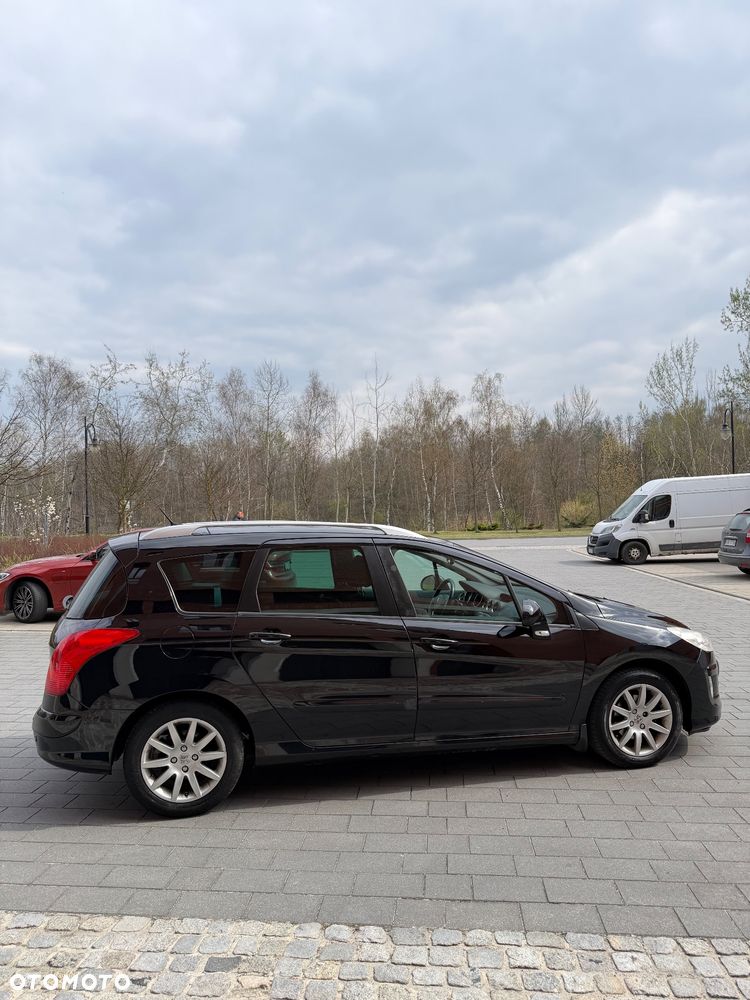 Peugeot 308 1.6 Trendy Navtech - 16