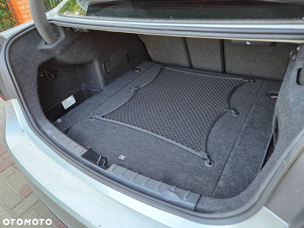 BMW Seria 3 330e iPerformance Sport Line - 22