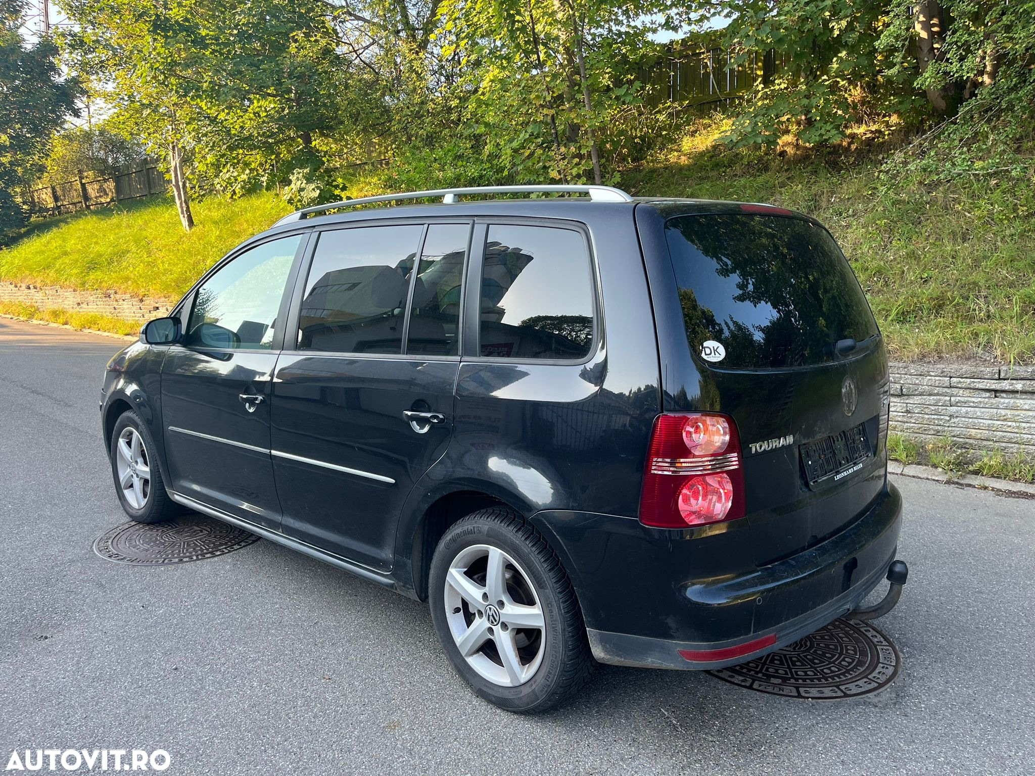 Volkswagen Touran 2.0 TDI DPF DSG Highline - 4