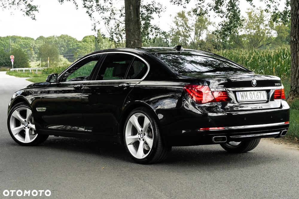 BMW Seria 7 750i xDrive - 4