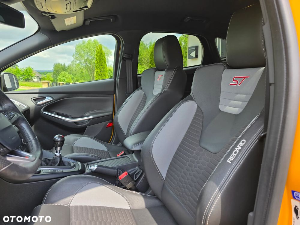 Ford Focus - 19