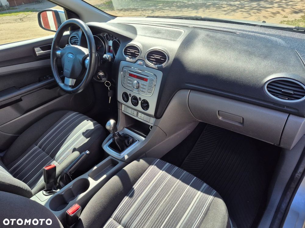 Ford Focus 1.6 16V Sport - 18