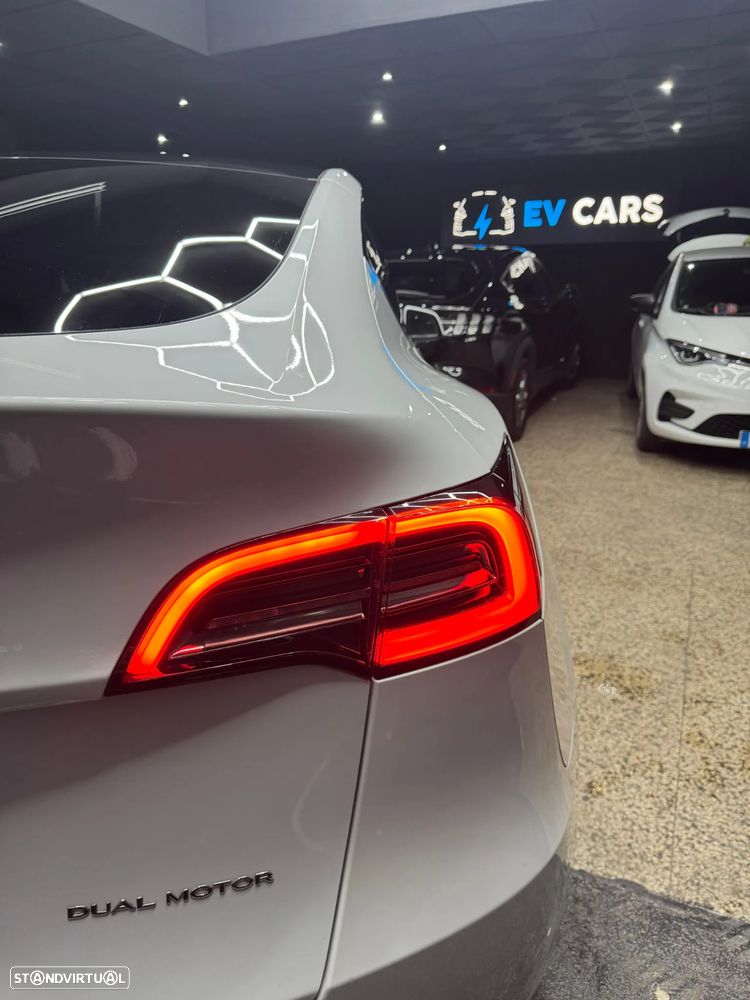Tesla Model Y Long Range Dual Motor AWD - 24