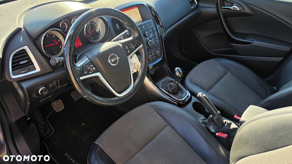 Opel Astra 2014 photo 5