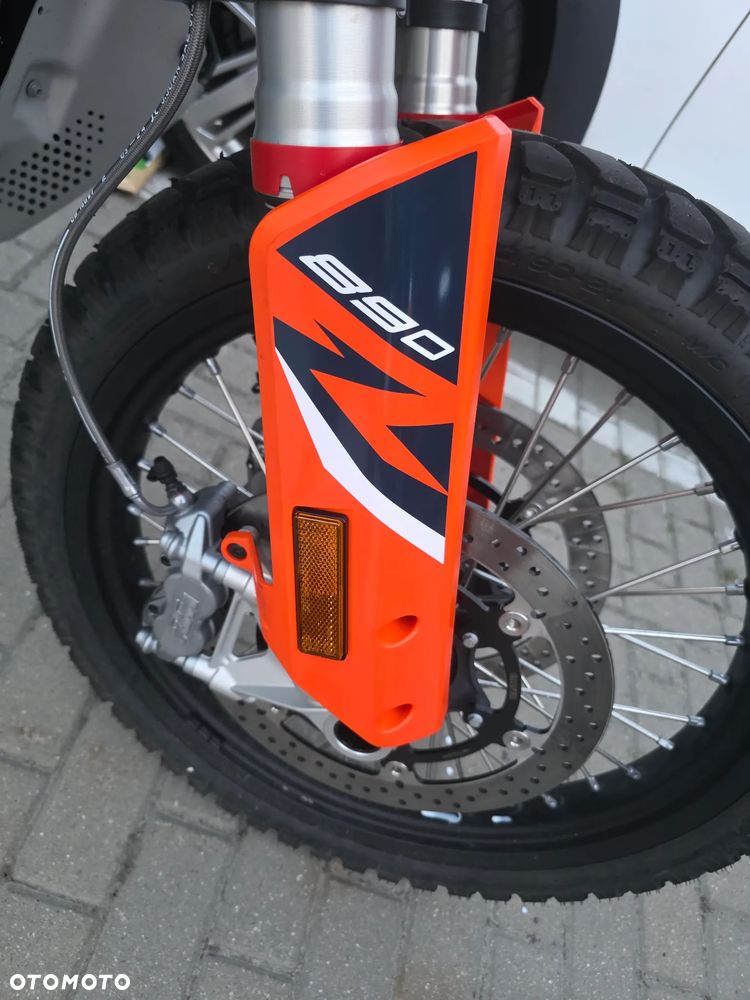 KTM Adventure 890 - 3