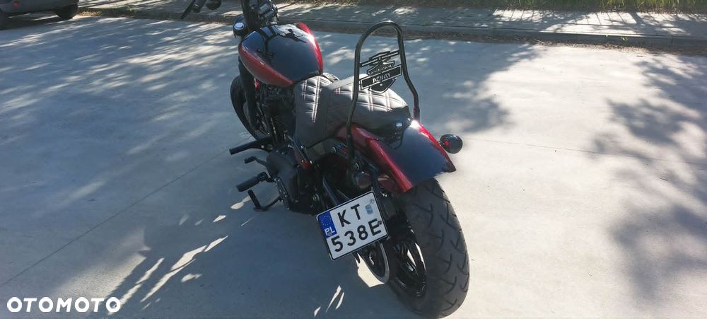 Harley-Davidson Softail Street Bob - 34