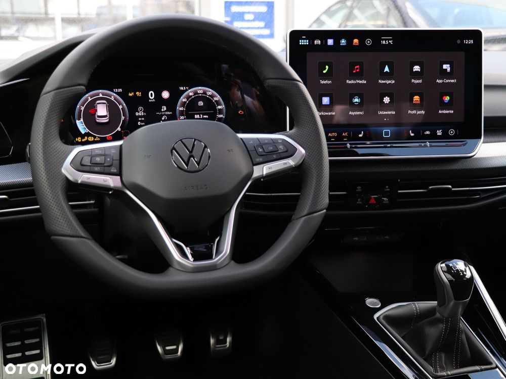 Volkswagen Golf - 16