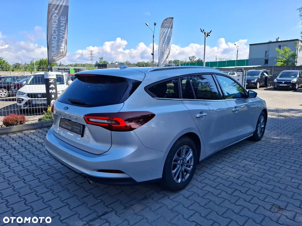 Ford Focus SW - 13