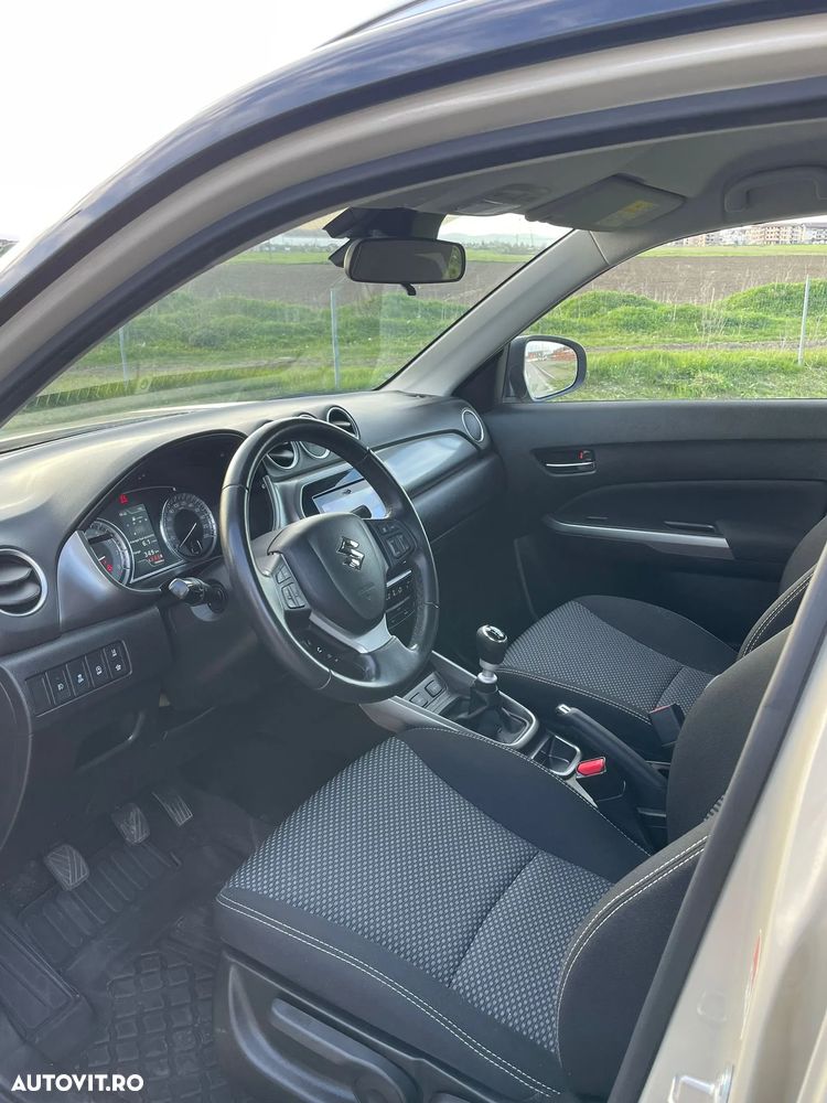 Suzuki Vitara 1.4 Boosterjet MHEV Passion - 15