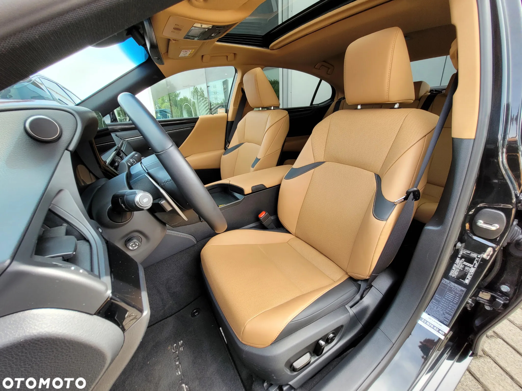 Lexus ES 300h Business Edition - 11