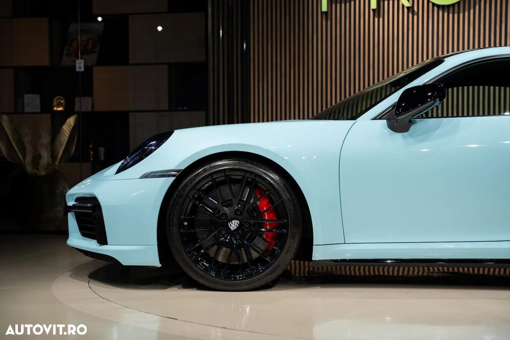 Porsche 911 2023 photo 4