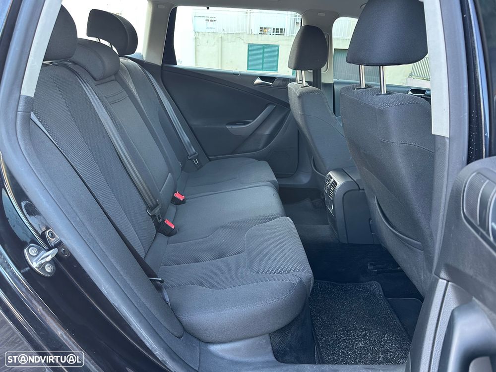 VW Passat 1.6 TDI Confortline - 15
