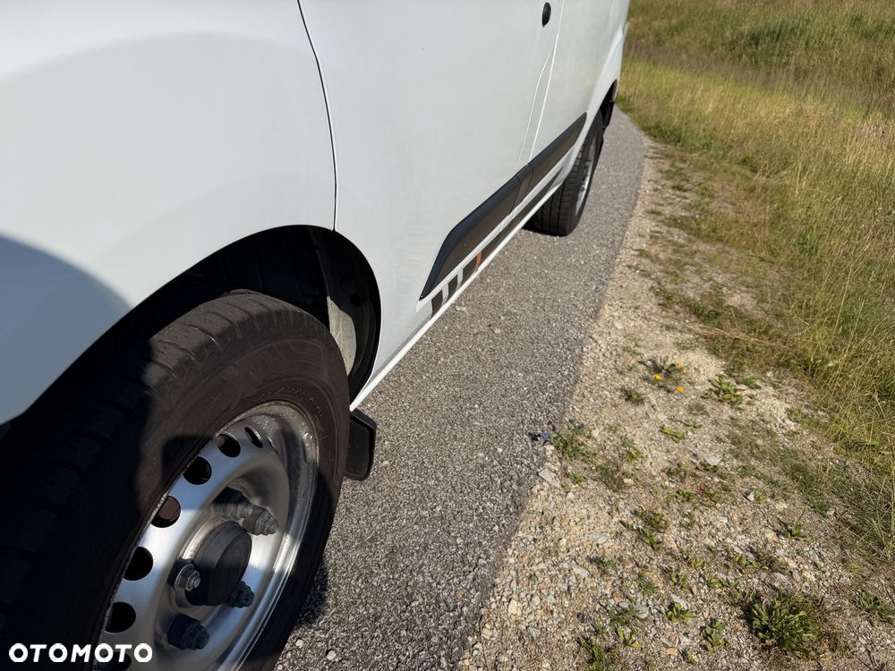 Ford TRANSIT CUSTOM - 23