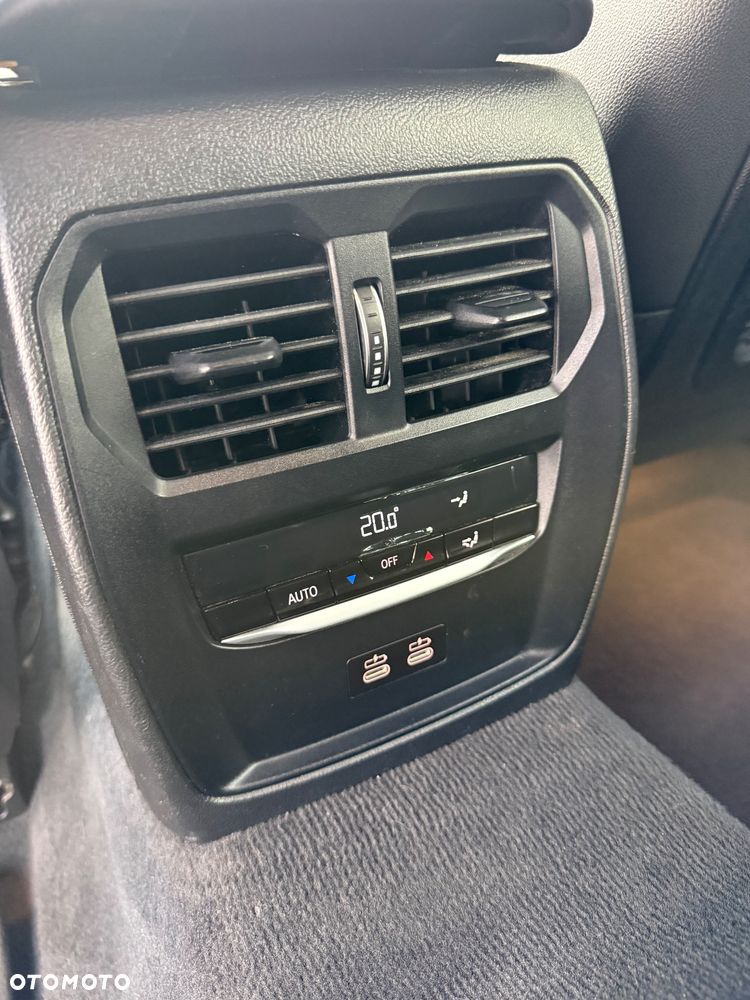 BMW Seria 3 320d xDrive Sport Line - 29