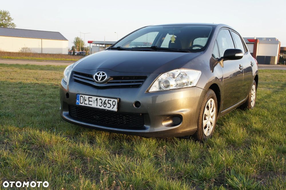 Toyota Auris 1.4 D-4D 2010 - 1