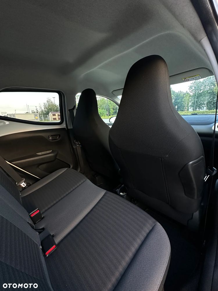 Toyota Aygo x-play - 12