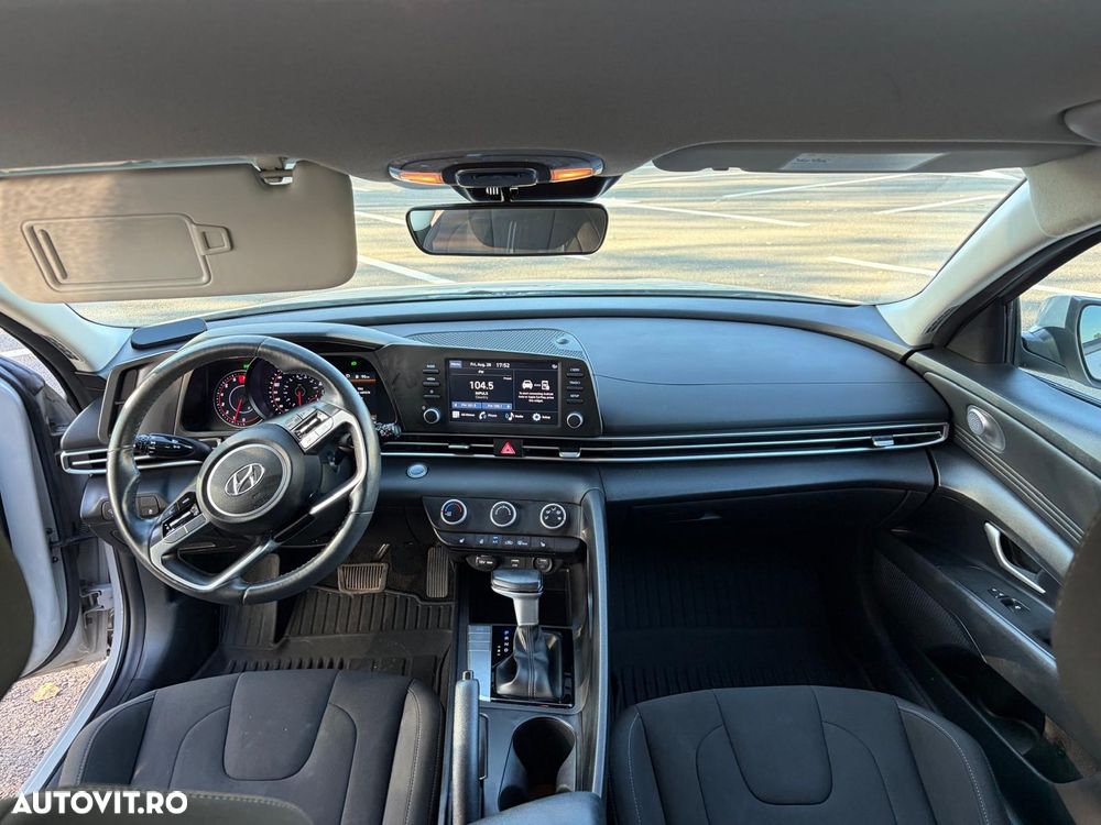 Hyundai Elantra - 9