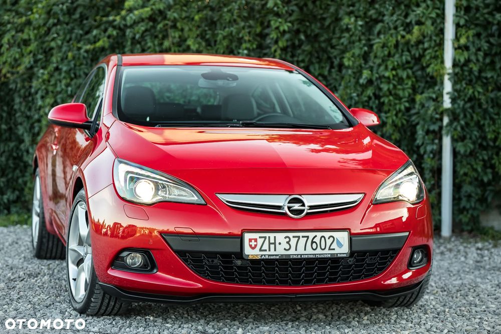 Opel Astra 1.6 Turbo Cosmo - 2