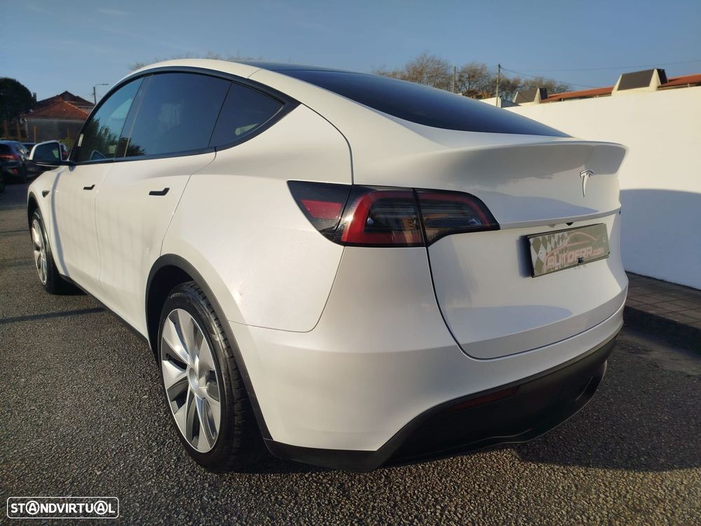 Tesla Model Y RWD - 10