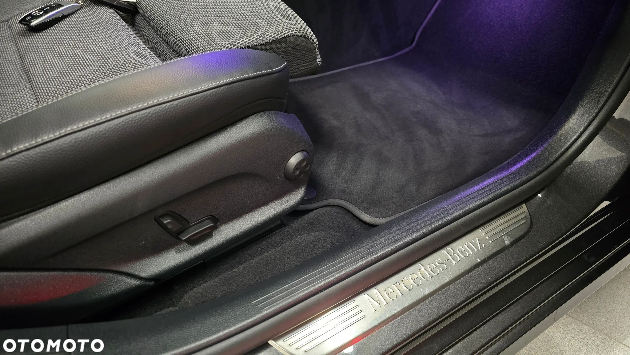 Mercedes-Benz Klasa E 300 de 4Matic T 9G-TRONIC Exclusive - 17