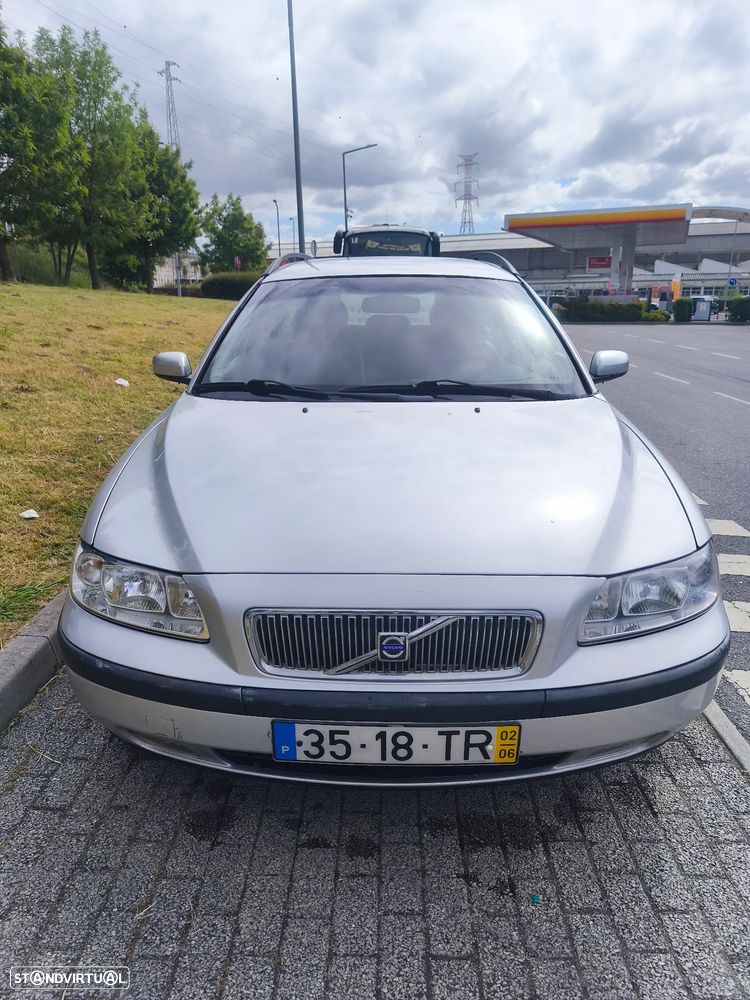 Volvo V70 2.4 D5 - 2