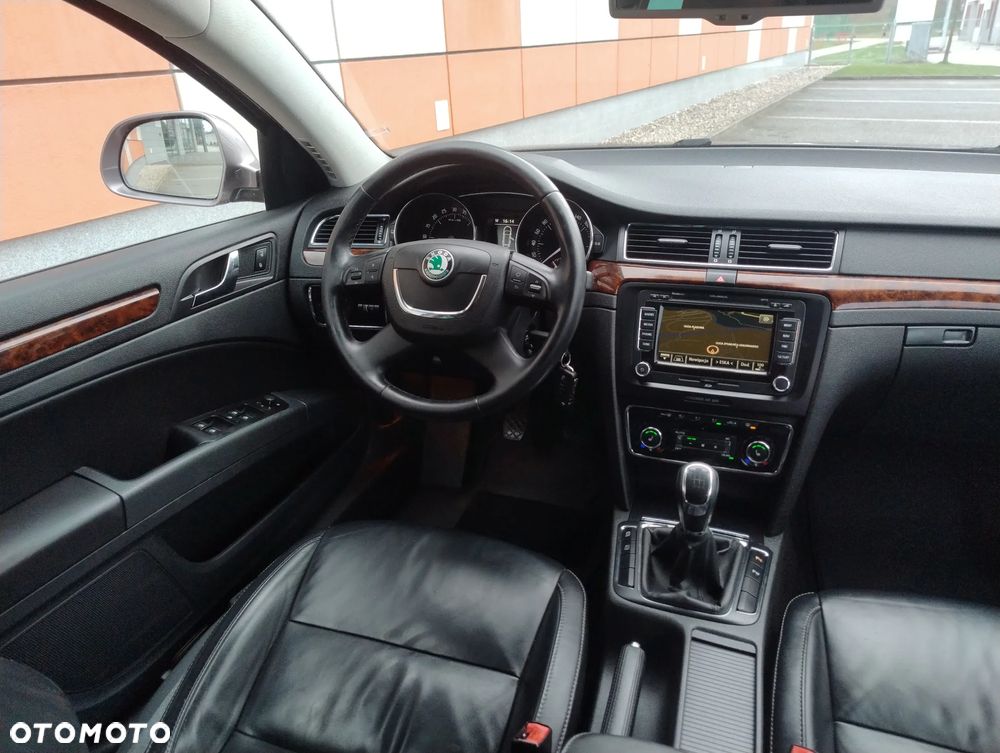 Skoda Superb 2.0 TDI Exclusive - 14