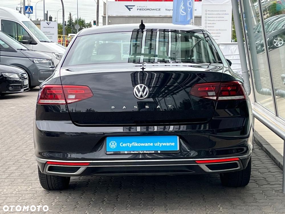 Volkswagen Passat 2.0 TDI Elegance DSG - 16