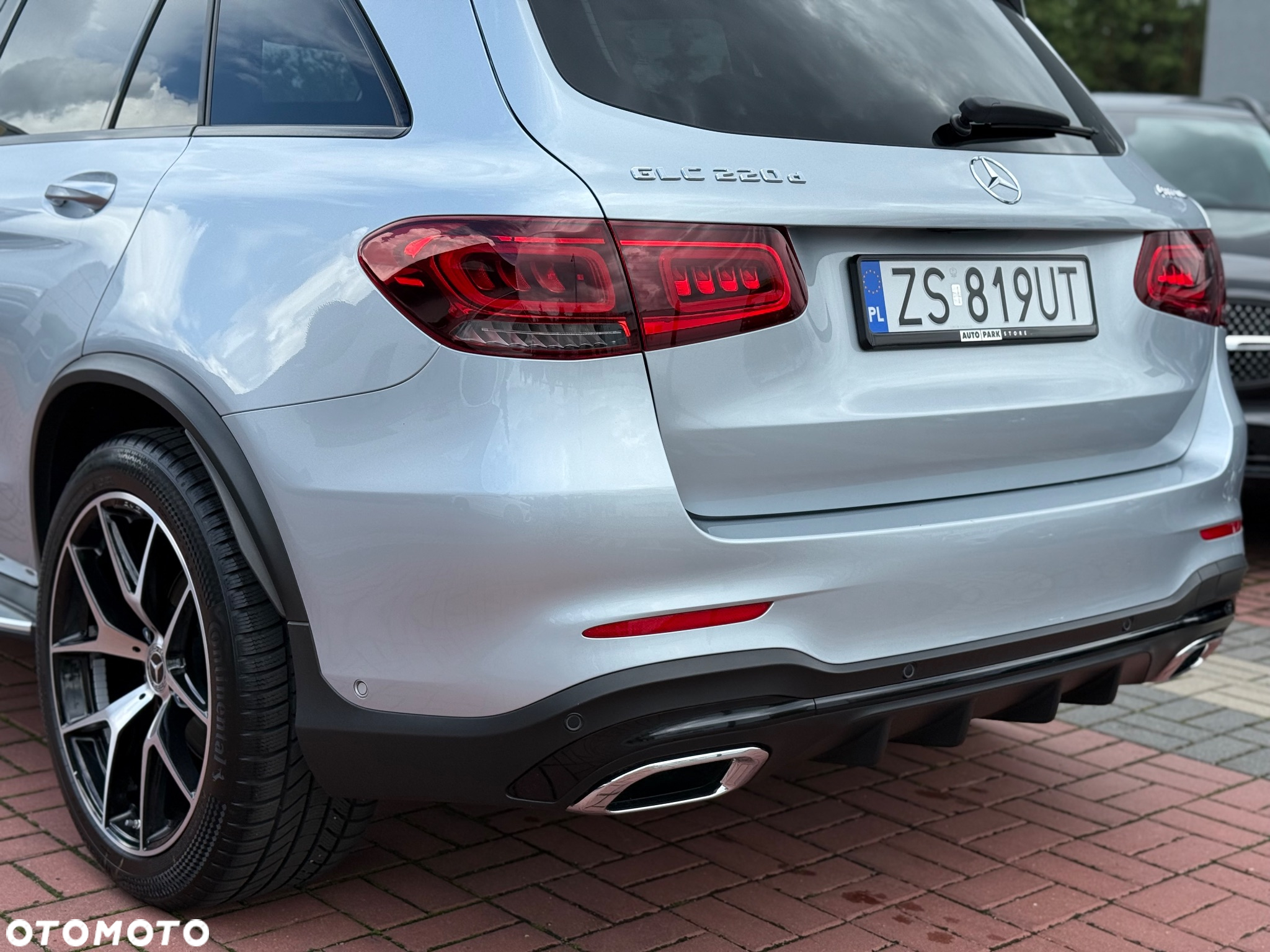 Mercedes-Benz GLC 220 d 4Matic 9G-TRONIC AMG Line Plus - 28