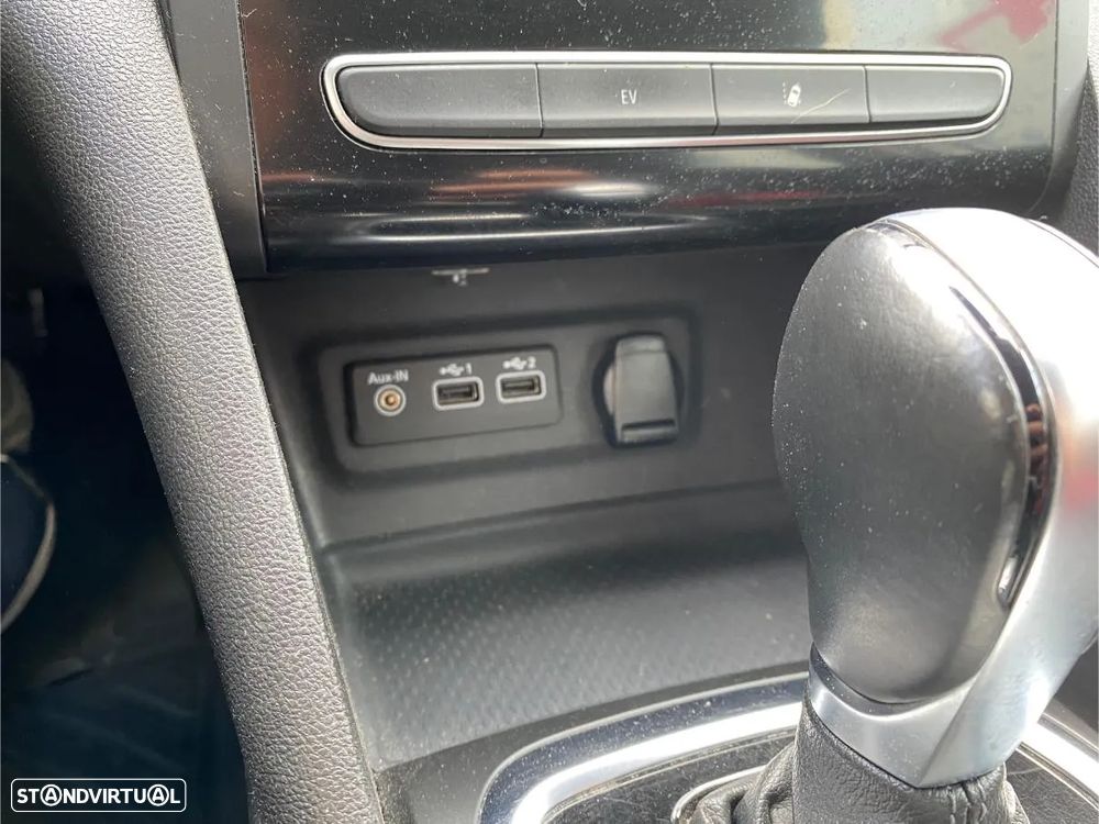 Renault Mégane Sport Tourer E-TECH Plug-in 160 INTENS - 27