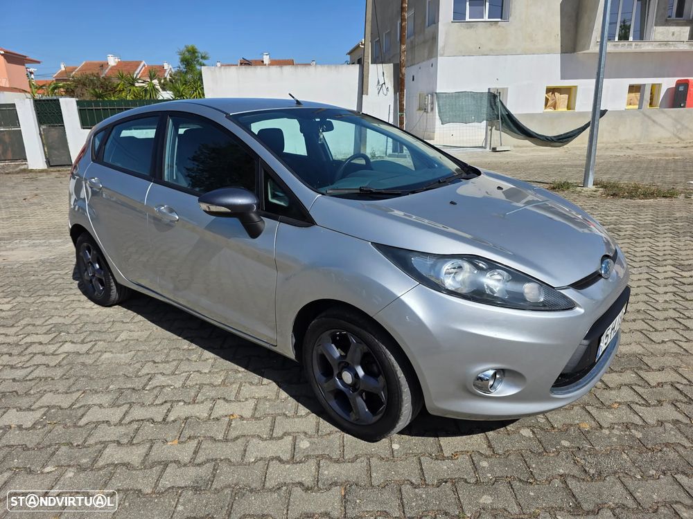 Ford Fiesta 1.25 Techno - 33