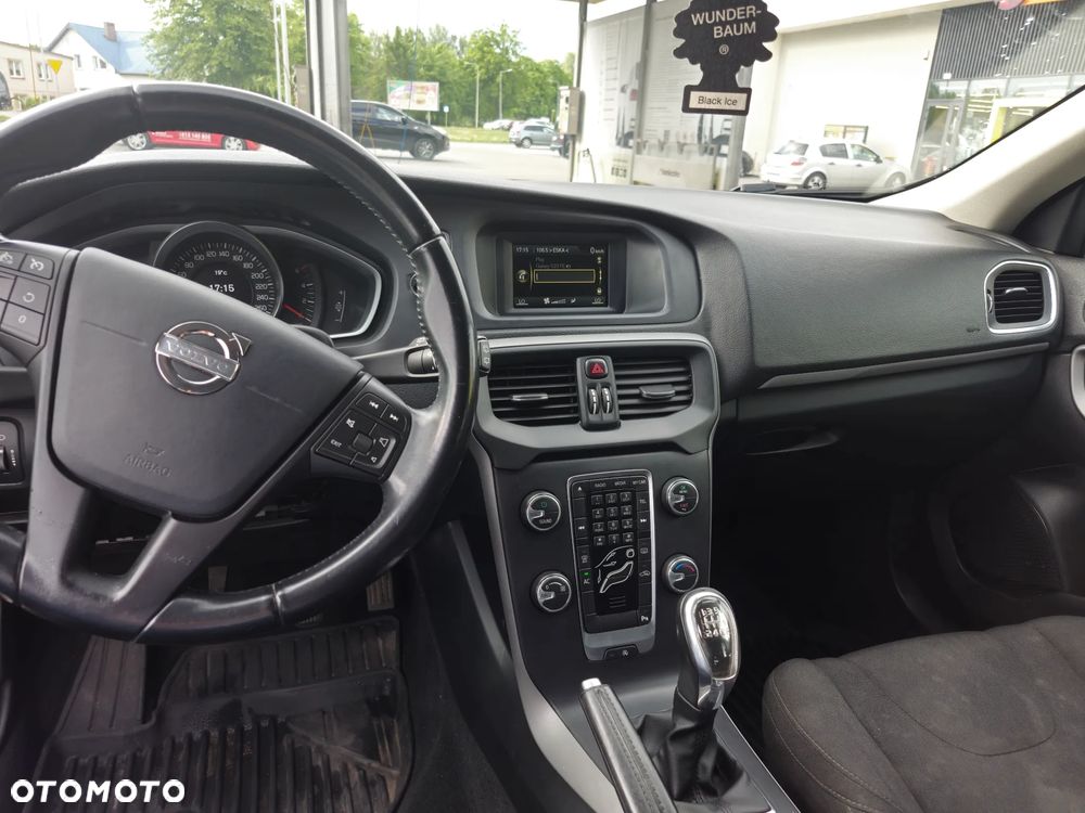 Volvo V40 D3 Momentum - 8