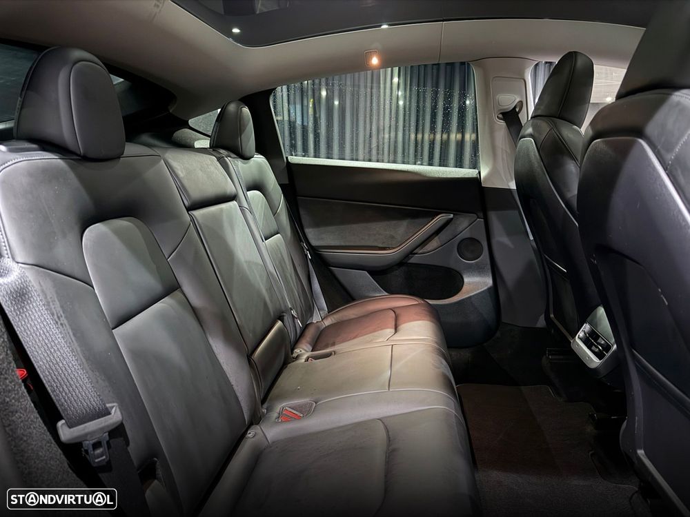 Tesla Model Y Standard - 39