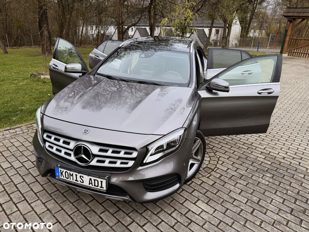 Mercedes-Benz GLA 200 7G-DCT AMG Line - 2