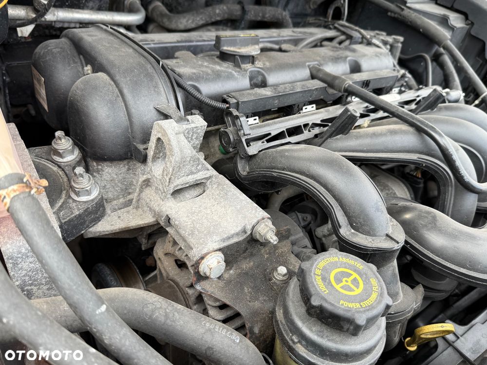 Ford Focus 1.6 Trend - 25