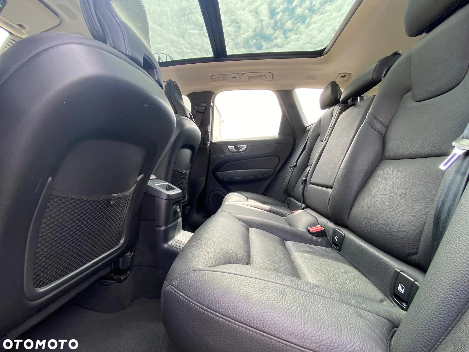 Volvo XC 60 T6 AWD Recharge Plus Dark - 17