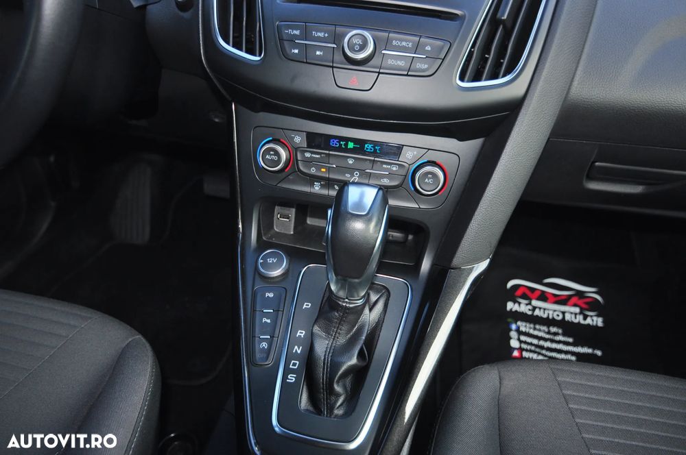 Ford Focus 1.5 EcoBoost Start-Stopp-System Aut. TITANIUM - 19