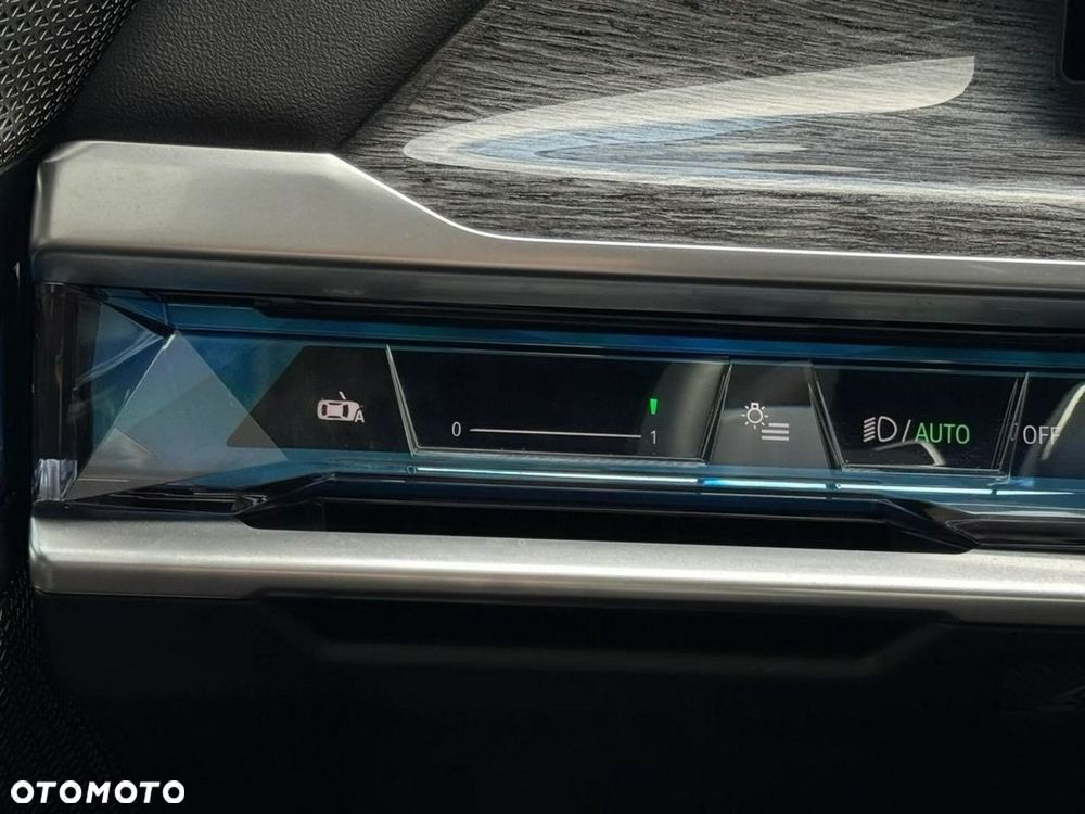 BMW Seria 7 750i xDrive - 22