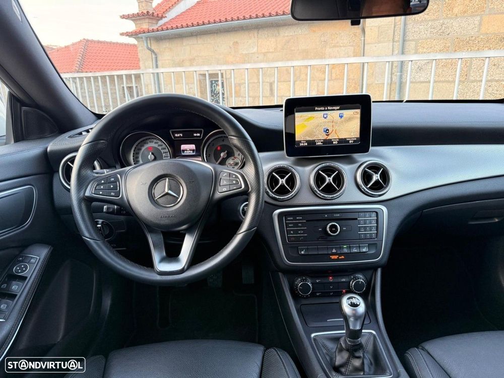 Mercedes-Benz CLA 180 d Shooting Brake Progressive - 8