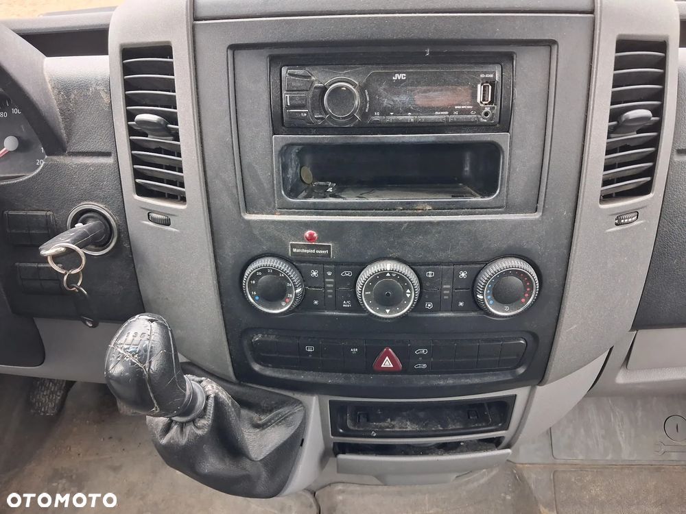 Volkswagen Crafter - 11
