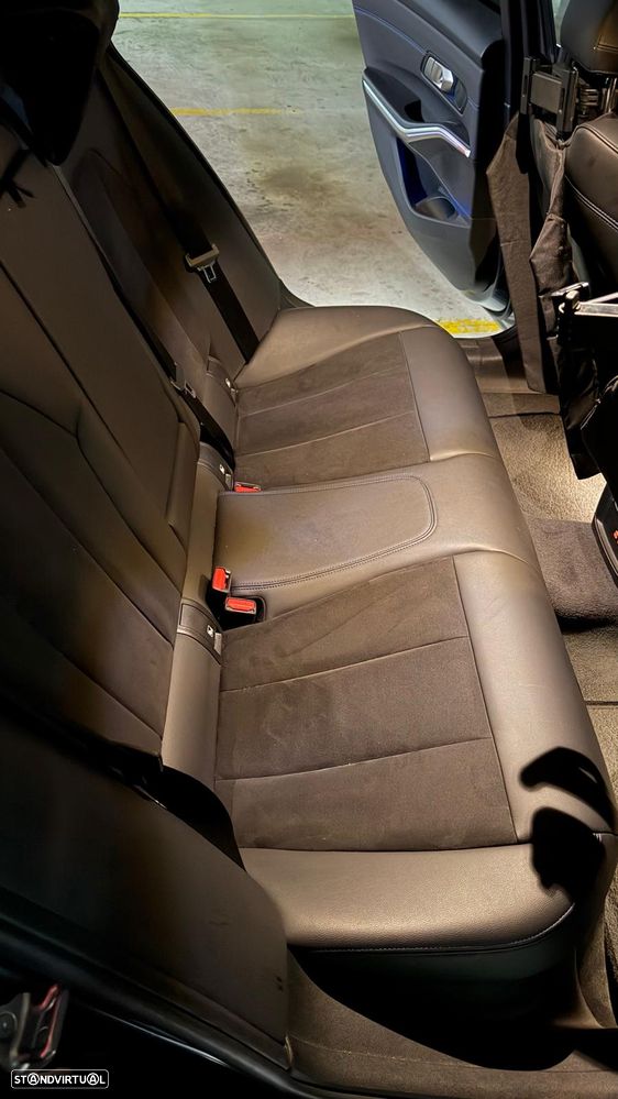 BMW 330 e Touring Pack Desportivo M Auto - 13